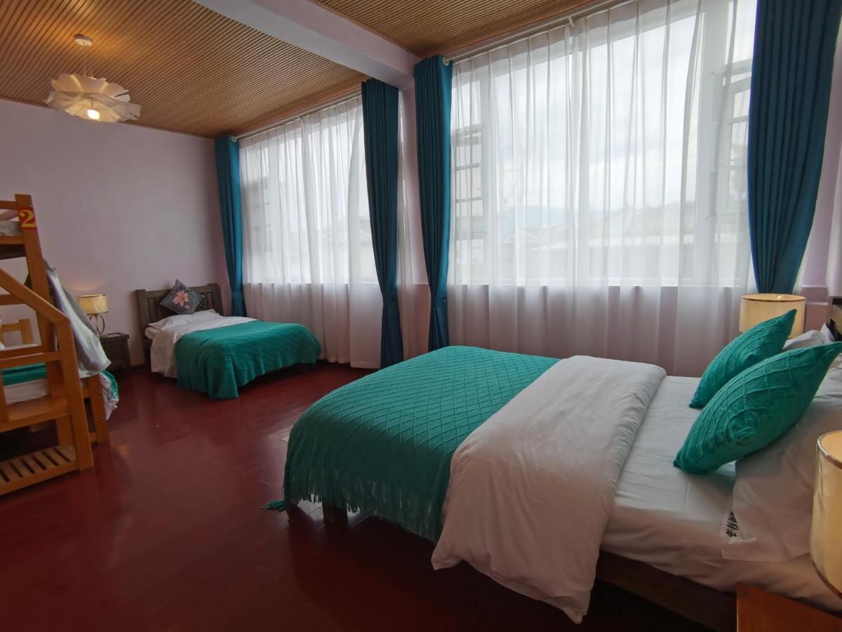 Mama Naxi Guesthouse Lijiang  Zewnętrze zdjęcie